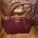 Gorgeous Kenneth Cole Reaction Women's Leather Hand Bag #049. Fixed Price $45.00.